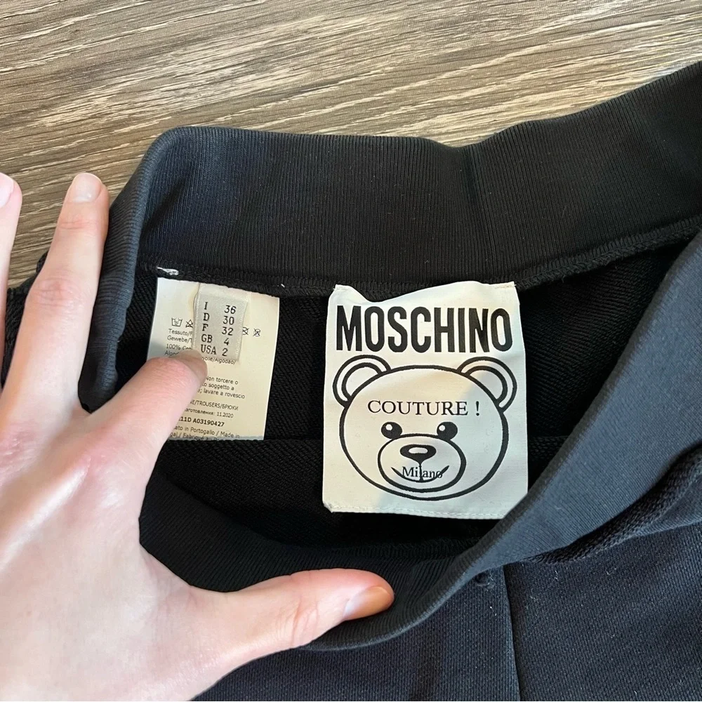 Moschino - Teddy motif embroidered track shorts - women - Cotton - black. size 2